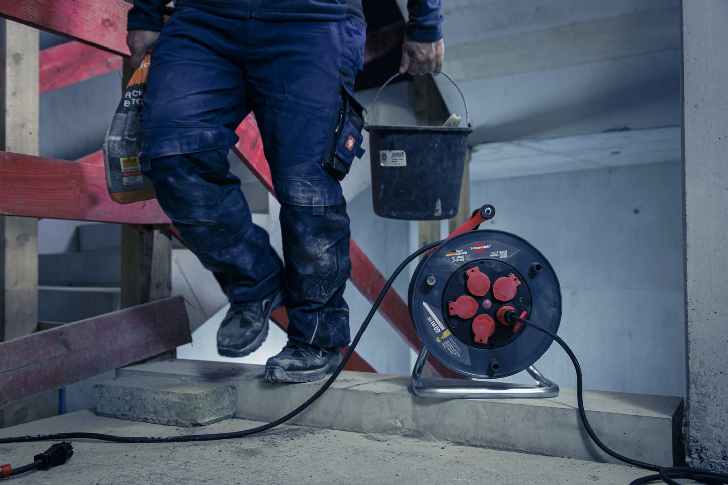 The brennenstuhl® 5-way socket insert