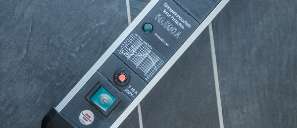 Steckdosenleisten mit Überspannungsschutz und Entstörfilter