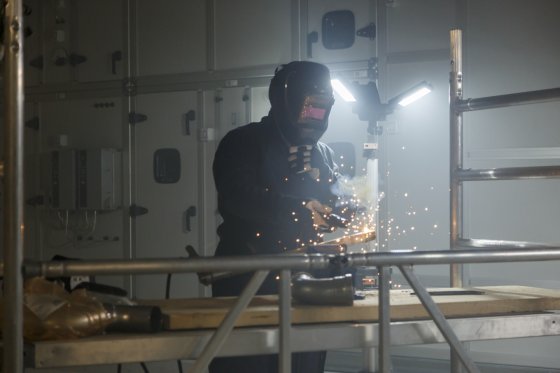 Professional Stativ LED Baustrahler Dreikopf 13050 T4K, IP54, 13500lm, 5m H07RN-F2X1,0 *CH*, 4000K - Anwendungsbild