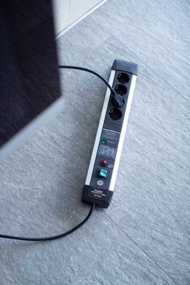 Premium-Protect-Line 60.000A &Uuml;berspannungsschutz-Steckdosenleiste 4-fach 3m H05VV-F 3G1,5 - Anwendungsbild