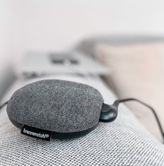brennenstuhl&reg;estilo&nbsp;Ladestation mit Textiloberfl&auml;che 1xEurosteckdose und 2xUSB-Charger schwarz/anthrazit - Anwendungsbild