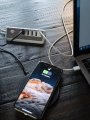 brennenstuhl&reg;estilo USB-Multiladeger&auml;t mit 1,5m Textilkabel 4x USB + 1x USB C Power Delivery - Anwendungsbild