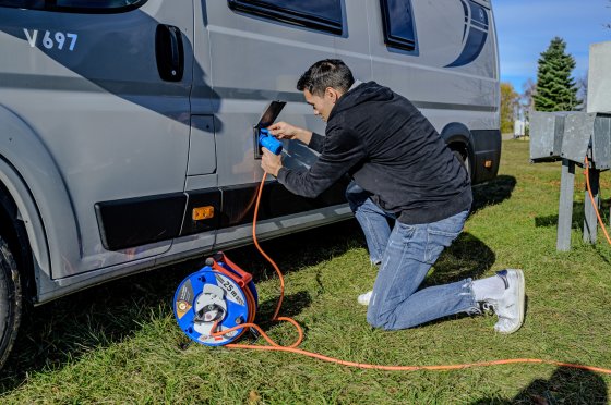  - The right connection cable