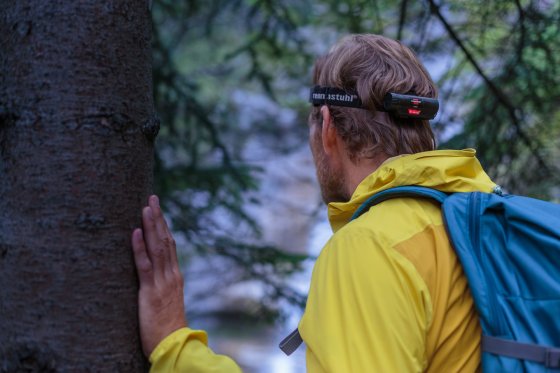 LuxPremium Akku LED Kopflampe KL 251 AF, IP44, 250lm - Anwendungsbild