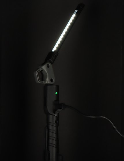 Akku LED Handlampe HL 400 AC, 400lm + Spot 120lm + R&uuml;ckseite 200lm - Anwendungsbild