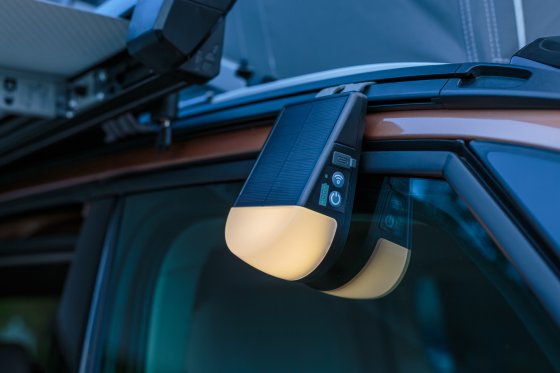 Akku Solar LED Outdoor Lampe KL 300 AS mit Bewegungsmelder, IP54, 250 lm - Anwendungsbild