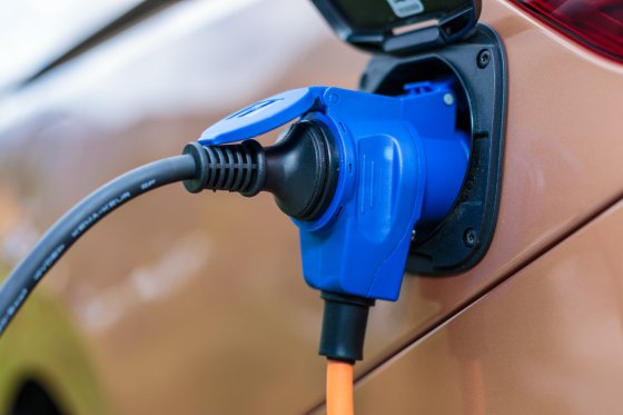 Camping CEE Verl&auml;ngerungskabel IP44 3m orange H07RN-F 3G2,5 CEE-Stecker, Winkelkupplung 230V/16A - Anwendungsbild